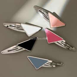 Triangle Letter Hair Clips Women Special Letters Barrettes for Gift Party Designer Hair Clip Fashion Hair Accessories