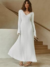 Casual Dresses Knitted Dress Women Long V Neck Dresses Female Solid Elegant Full Sleeve A-Line Dress Autumn Winter Ladies Ribbed Maxi Robe 230515