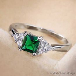 Band Rings Simple Minimalist Style Finger Rings Design With Cute Green Cubic Zircon Stone Proposal Engagement Rings For Girl