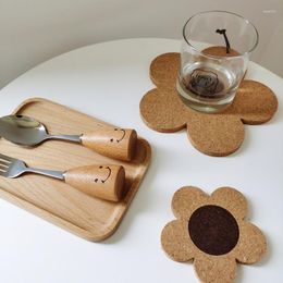 Table Mats 1pc Hanging Cork Wood Flower Shape Cup Heat Resistant Mat Wine Dish Drink Mug Coasters Kitchen Decoration