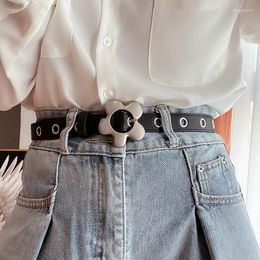 Belts Metal Flower Buckle Belt For Women Fashion Casual Luxury Design Versatile Jeans Accessories Gothic Retro Pu Leather Waistband