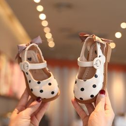 Sandals Sandal Setengah Perempuan 2023 Sepatu Musim Semi Panas Balita Anak anak Kecil Titik Potong dengan Simpul Pita Kupu kupu Di Bagian Belakang Manis 230516