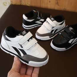 Sneakers Sepatu Anak Musim Panas Fashion Baru Sandal Laki laki Perempuan Flat Olahraga Lembut Bersirkulasi Uniseks UE 21 30 230516