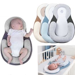 Pillows Baby Shaped Pillow born Stereotyped Breastfeeding Pillow Anti-bias Head Correction Infant Anti-rollover Mattress Headrest 230516