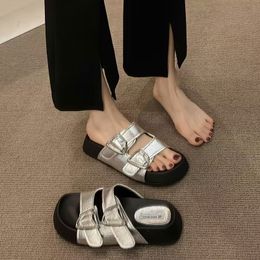 Dicke Sohlen Damen Hausschuhe Sommer Neue Quadratische Kopfhaut Schnalle Outdoor Bequeme Rutschfeste Strand Persönlichkeit Sandalen.