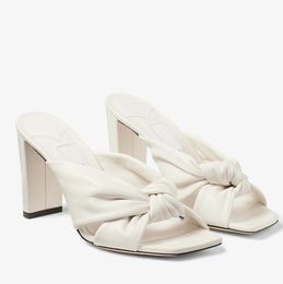 Marca de luxo Avenue Sandálias femininas Sapatos de dedo do pé com salto bloco com tiras Slip On Mules Senhoras Casual Vestido de festa Chinelos EU35-43