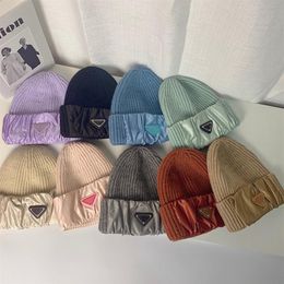 2021 Fashion Beanies TN Brand Men Autumn Winter Hats Sport Knit Hat Thicken Warm Casual Outdoor Hat Cap Double Sided Beanie Skull 2835