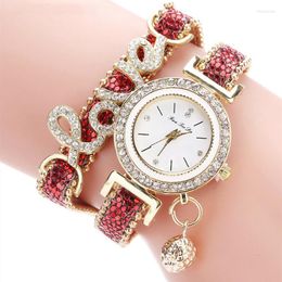 Wristwatches Women Unisex Watch English Alphabet Inlaid Rhinestone Dial Vintage Present Gift