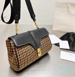 Designer-Retro plaid Designer shoulder bag Womens fashion Flip bags Cloth and leather handbag bucket pocket crossbody Purse