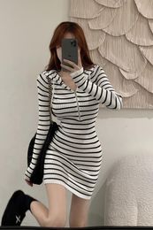 Dress Sexy Mini Casual Zip Striped Hooded Dress Bodycon Hip Slim Black White Contrast Sweater Dress 2023 Vestido