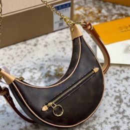 Trend Matching Middle Chain Underarm Bag Texture Women's Crescent Crossbody Bag