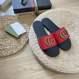 Sandals Designer Double G Slides feminino Sandália Sandália Plataforma Rattan Sandals Slide Sandals Interligando G Sliders de borracha de fivela grossa Mula plana de praia Flops L 3