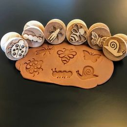 Party Games Crafts Children's Wooden Sensory Seal Dinosaur Animal Bee Christmas Toy Reward Stamp Teacher Teaching Aids Easter Bunny Kid Wooden Gift 230517