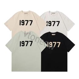 21ss Designer Tide T Shirts 1977 Chest Letter Ламинированный принт с коротким рукавом High Street Loose Oversize Повседневная футболка Топы из 100% хлопка для мужчин и женщин essentail tshirt