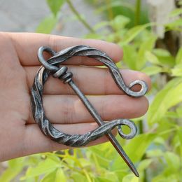 QIHE Jewellery Twisted Viking Clasp Penannular Brooch Cloak Pin Metal Scarf Pin Gift Men Women Viking Jewellery Viking Gifts