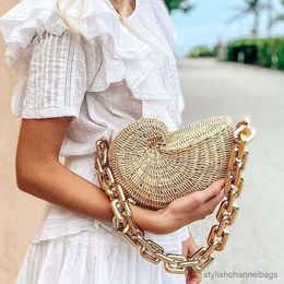 Stuff Sacks Luxury Rattan Bag Women Designer Handbags Thick Chain Shoulder Bags for Women Shell Beach Straw Bag Ladies