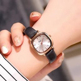 Relógios femininos de alta qualidade design de moda estilo retrô quartzo temperamento simples