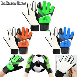 Sports Gloves 1 Pair Children Anti-Slip Glove Goalkeeper PU Finger Protection Goal Thickened Latex Football For Kids 230518