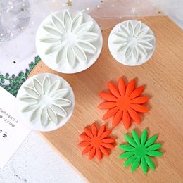 Baking Moulds 3Pcs Barberton Daisy Cookie Cutters Moulds Biscuit Chocolates Cake Decorating Pastry Tools Wedding Flower For Kitchen