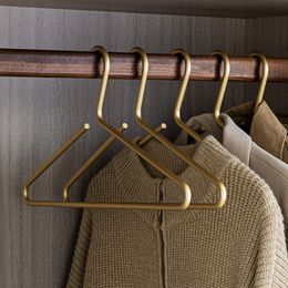 Hangers Racks 5pcs Coat Hangers Solid Aluminum Alloy Seamless Matte Gold Clothes Hanger Trousers Sweater Storage Racks Wardrobe Organizer 230518