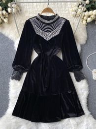 Casual Dresses Foamlina Retro Style See Through Mesh Beading Women Dress Autumn Winter Floral Lace Spliced Long Sleeve Slim A-line Velvet