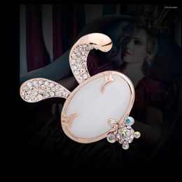 Brooches Exquisite Long-eared White Rhinestone Corsage Brooch Alloy Plated Trendy Girl Temperament Gift Bijuterias