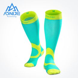 Sports Socks AONIJIE E4069 Compression Socks Stockings Athletic Fit for Running Marathon Soccer Cycling Nurses Shin Splints Sports Oudtoor 230518