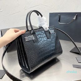 2023-Designers Bags Luxurys Women Handbags Shoulder Organ Bag Big Tote Bag Alligator pattern Leather Wallet crossbody bag charm Handbag versatile purse Factory