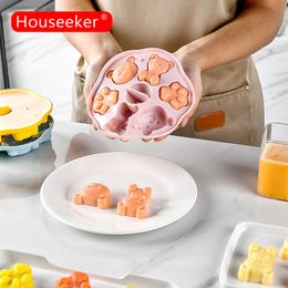 Cake Tools Little Bear Silicone Molds for Baking Decorating Tool With Lid Ice Cream Jelly Mold Baby Food Supplement Steamed Milk 230518