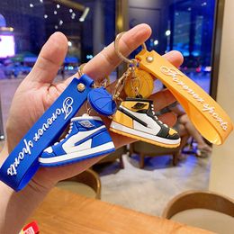 Creative New Mini Basketball Shoes Stereoscopic Model Keychains Sneakers Enthusiast Souvenirs Keyring Car Backpack Pendant Gift G220421