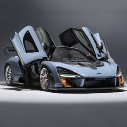 Diecast Model 132 McLaren Senna Alloy Sports Car Diecasts Metal Toy Vehicles Simulation Sound and Light Collection Kids Gifts 230518