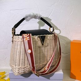 Classic Designer Large Capacity Shopping Bag Braided Bamboo Basket Handbag Shoulder Strap Adjustable Detachable Crossbody Bags Hardware Metal Buckles 27x17cm