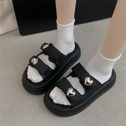 Outside Slippers Women Platform Flats Shoes Casual 2023 Comfort Soft Sole Sandals Ladies Flip Flops Summer Non-slip Slippers NEW X230519