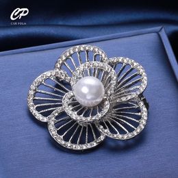 Fashion Temperament Pearl Flowers Rhinestones Corsage Anti Fading Brooch Sweater Jacket Suit Clothing Decoration