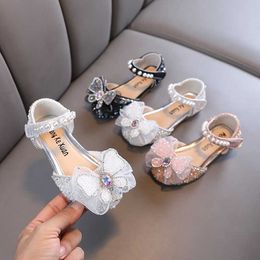 Sandals Girls Half Sandals Children Shoes 2023 Spring Summer Cute Brand New Kids Glitter Shoes Sequins With Bowtie For Wedding AA230518