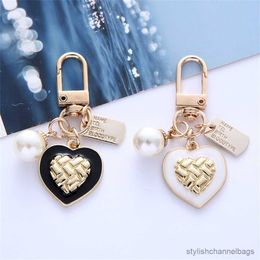 Keychains Love Alloy Keychain Wholesale Creative Letter Square Pearl Pendant Bag Decoration Sweet Romance