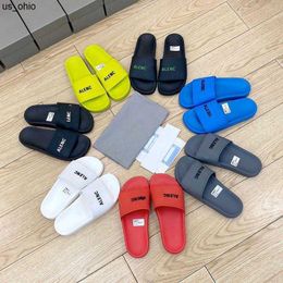 Slippers Hot Designer Slippers For Men Women Bloom Sandals Classic Flat heel Summer Lazy Beach Flat Slipper Leather Slides Ladies Flip Flops Large Size 35 J230520