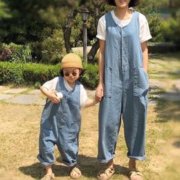 Tshirts Summer Korean Family Style Loose Thin Cowboy Leisure Jumpsuits Mother Daughter Matching Clothes Denim Overalls 230519