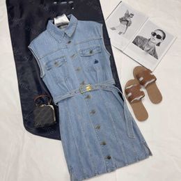 Abiti estivi 23ss Abiti da donna Abiti firmati da donna Primavera Estate Ultimo motivo di ricamo per carrozza per mostrare denim sottile senza maniche