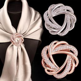 Trendy Vintage Rhinestone Flower Scarf Buckle Pearl Crystal Scarf Ring Women Hollow Scarves Buckle Brooch Jewellery Accesories