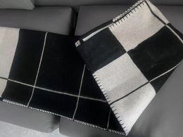 H blankts Black Big Size Thick Home Sofa TOP Selling Beige Orange Black Red Gray Navy Blanket Big Size 145*175cm Wool 50&50cm cushion