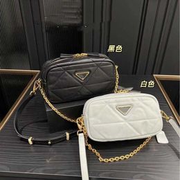 Camera bag 23 new trendy Korean version Lingge minimalist chain single shoulder crossbody handbag mobile phone tofu for women 230519