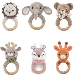 Rattles Mobiles Baby DIY Crochet Cartoon Lion Doll Hand Bell Carved Wooden Ring Teething Toys born Molar Teether Eonal Toy 230518