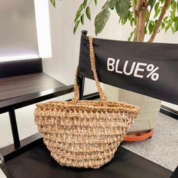 23Ss Raffia Woven Straw Shoping Bags For Holiday Beach Party With Lucky Charm Large Capacity Handbags Outdoor Sacoche Luggage 27x23cm Womens Summer