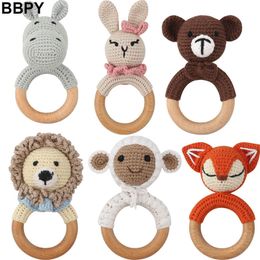 Rattles Mobiles Crochet Wooden Ring Teether Safe Cute Rattle Chewing Teething Nursing Soother Molar Infant Toy Accessories 230518