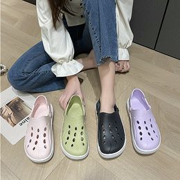 Sandals Women Hole Shoes Women Slippers Summer Outdoor Platform Non-slip Beach Shoes Step Feeling Casual Women Sandals HA6932-010