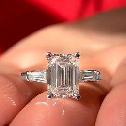 Rings MODUO 100% 925 Sterling Silver Emerald Cut Created Moissanite Diamond Wedding Rings for Women Luxury Proposal Engagement Ring