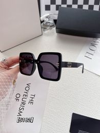 Hot Fashion Designer Sunglasses Classic Eyeglasses Goggle Outdoor personality extraordinary Beach Sun Glasses For Man Woman 4 Colour Optional With Gift Box