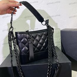 Designer Womens Shoulder Bag Wandering Bag Belt Tassel Ribbed Hardware Metal Buckles Fine Chain Portable Crossbody Bags Mini Card Clip Bags Makeup Box Black 20x15cm