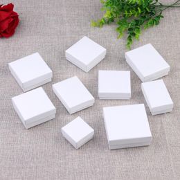 Display Fashion Simple White Square Jewellery Packaging Box for Engagement Ring Earring Necklace Bracelet Display Valentine's Day Gift Box